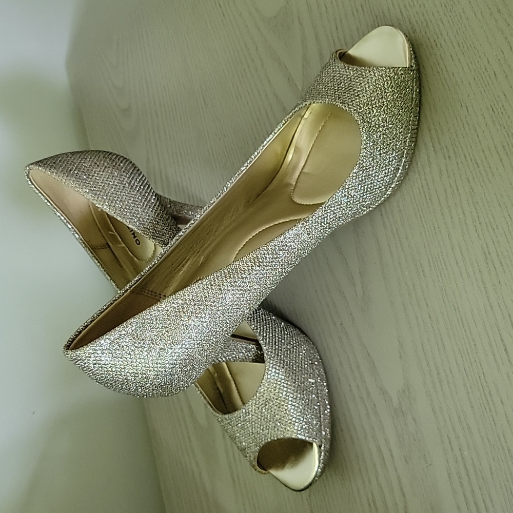 Bandolino Supermodel 3" Peep Toe Pumps